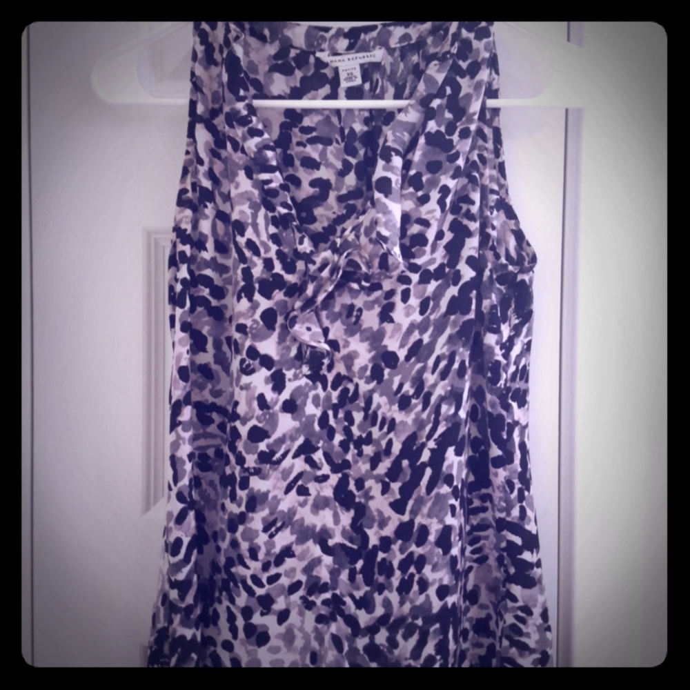 Banana Republic black, white, and light pink top